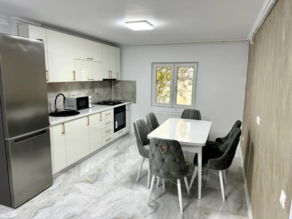 Elite Apartment Buzău Eksteriør bilde